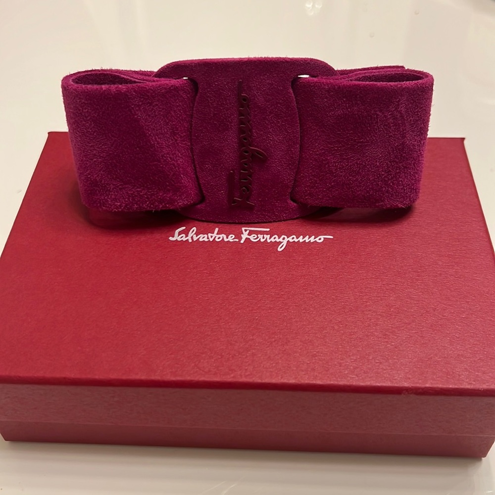 Salvatore Ferragamo bow hair clip!